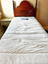 Load image into Gallery viewer, Excellent condition Vintage single bed frame with high quality latex single mattress
