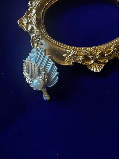 Vintage style natural pearl brooch earrings ring gold plated well made brand new